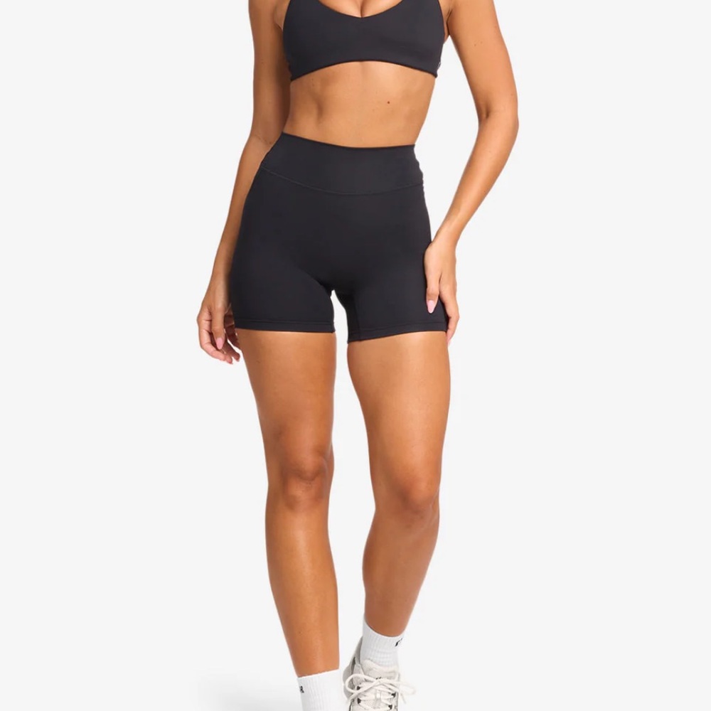 CSB FORM INVISIBLE SCRUNCH SHORTS 5” - small